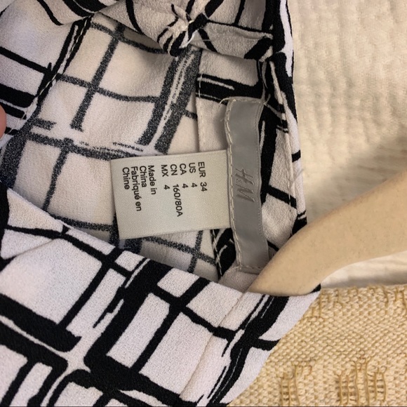 H&M short sleeve blouse - Picture 5 of 5